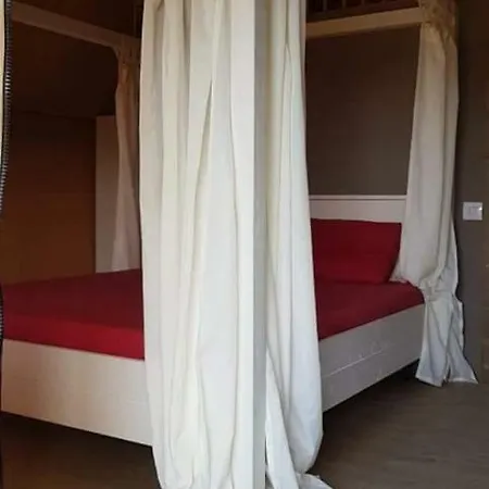 Camping Biscione 아파트 페트로지노